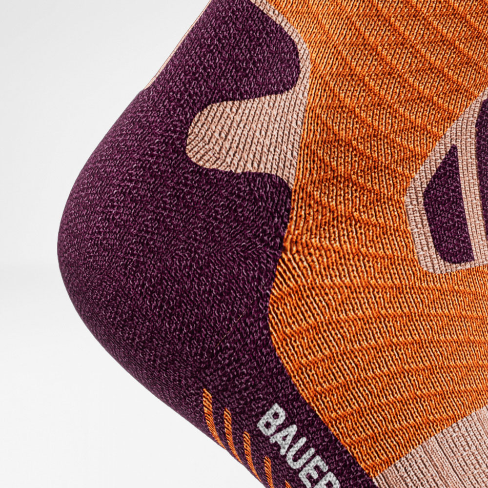 Detailed view heel of the purple -orange trail run - running socks