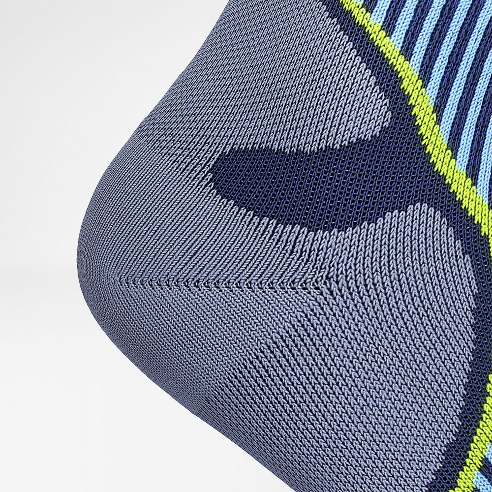 Detailed view of the heel protection zone of the medium -length running socks