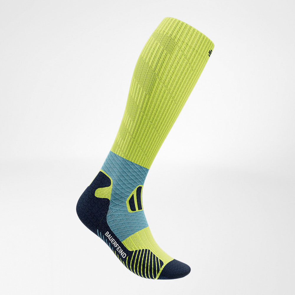 Lateral front view of the blue -yellow trail run - running socks