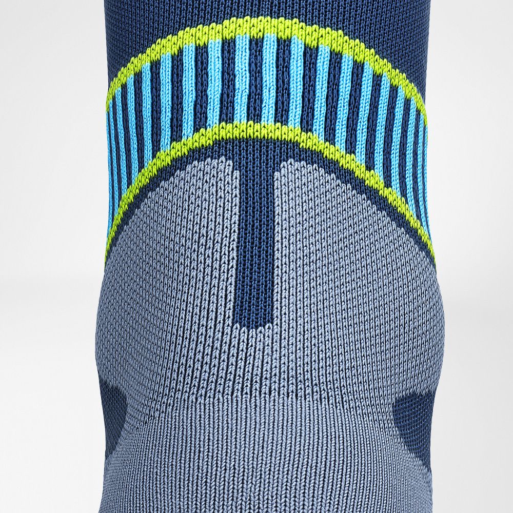 Detailed view of the Achilles' protective zone of the medium -length running socks