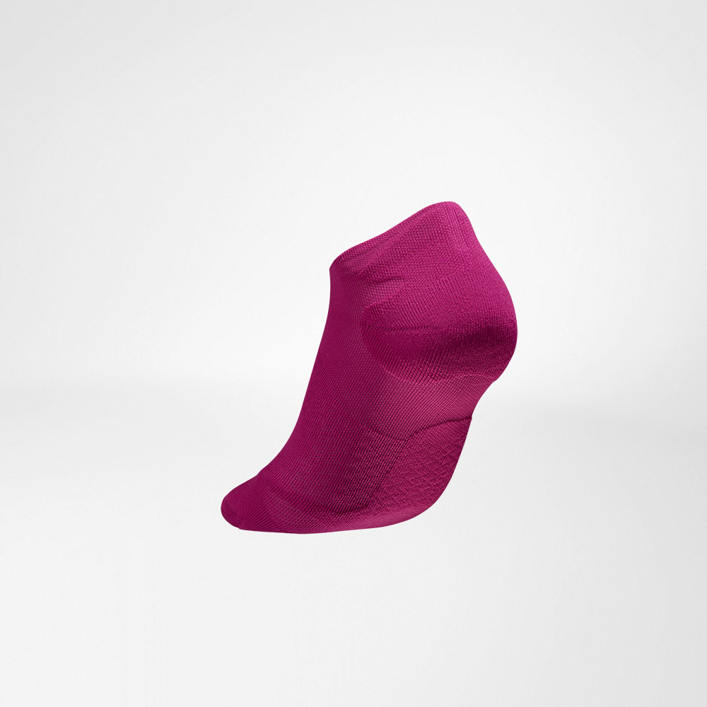 Lateral rear view of the pink short light sock