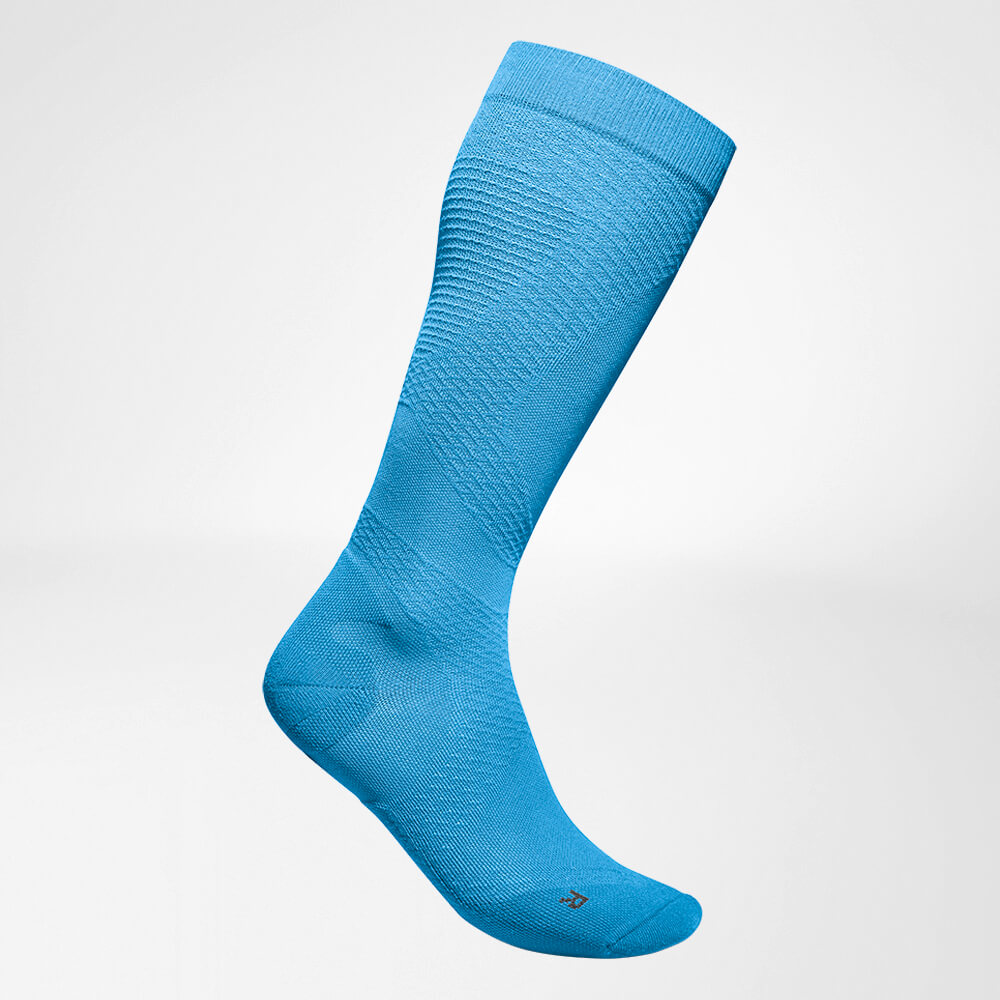 Super lightweight running socks with compression for additional muscle power