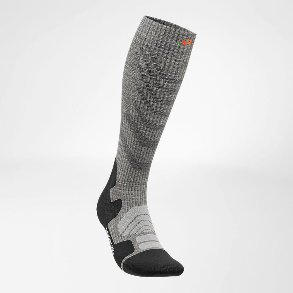 Lateral front view of the merino hiking socks in light gray