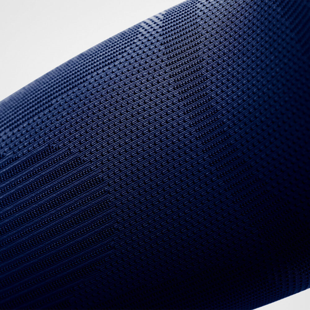 Detailed view of the dark blue Sportsleeves for the elbow